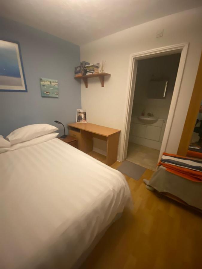 Choice Of One Double Bedroom With A Comfy Double Bed And Private En Suite For Solo Travellers Or Couples ,Or Alternatively Book Two Double Bedrooms For Families Or Friends Paddock Wood Ngoại thất bức ảnh